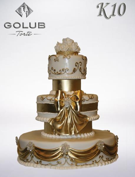 Kristali na zlatnoj torti
                                  