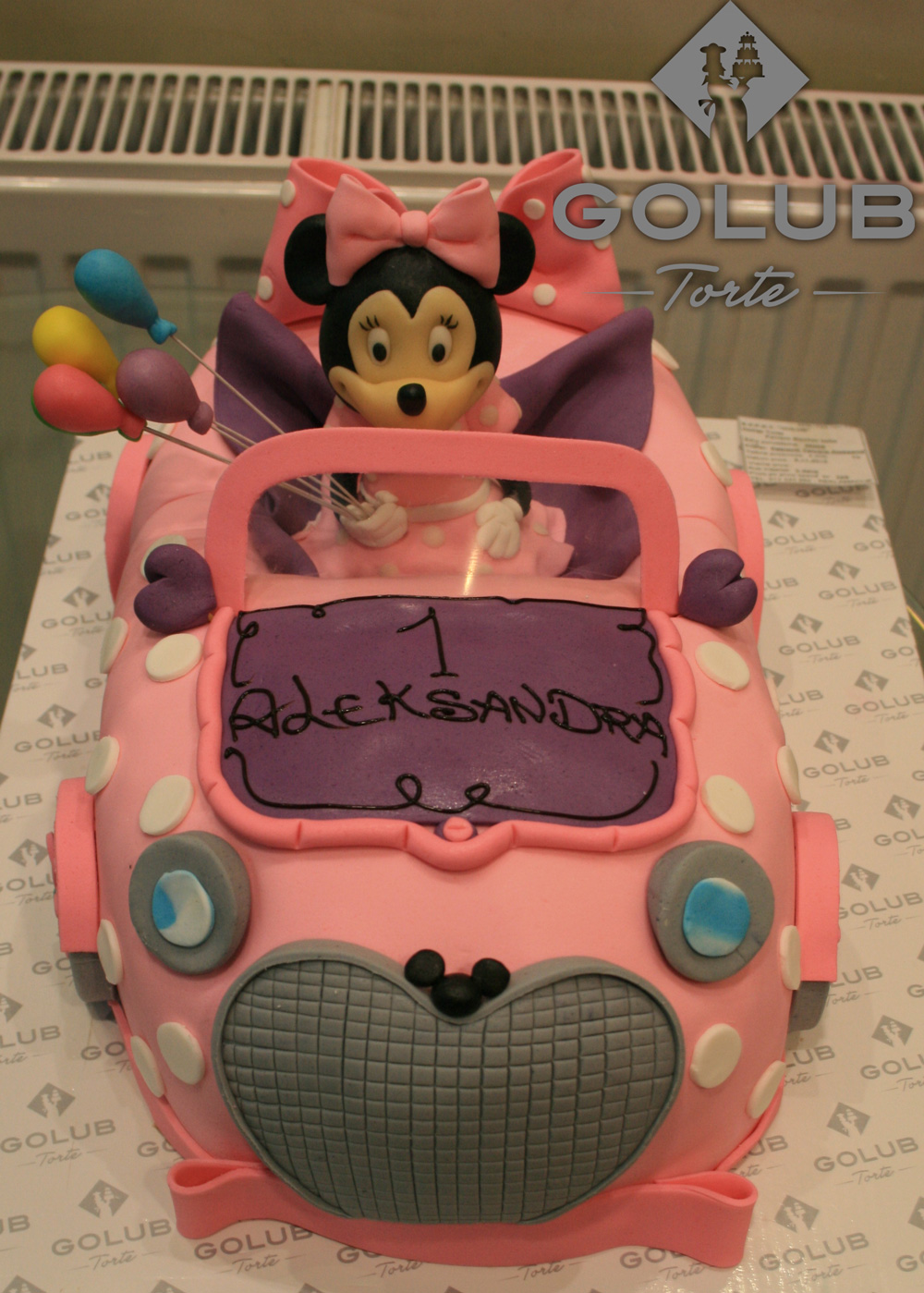 Minnie mouse u autu D414